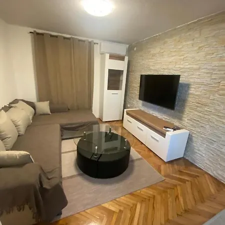 Apartman Rino Apartment